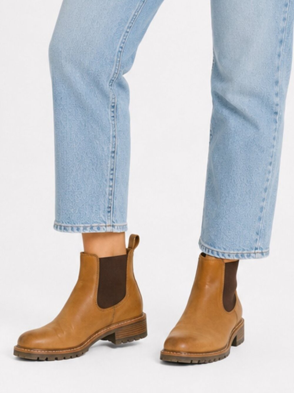 ANDIAMO Kelsey Tan Brown Leather Lug Sole Chelsea Boots Size 7.5